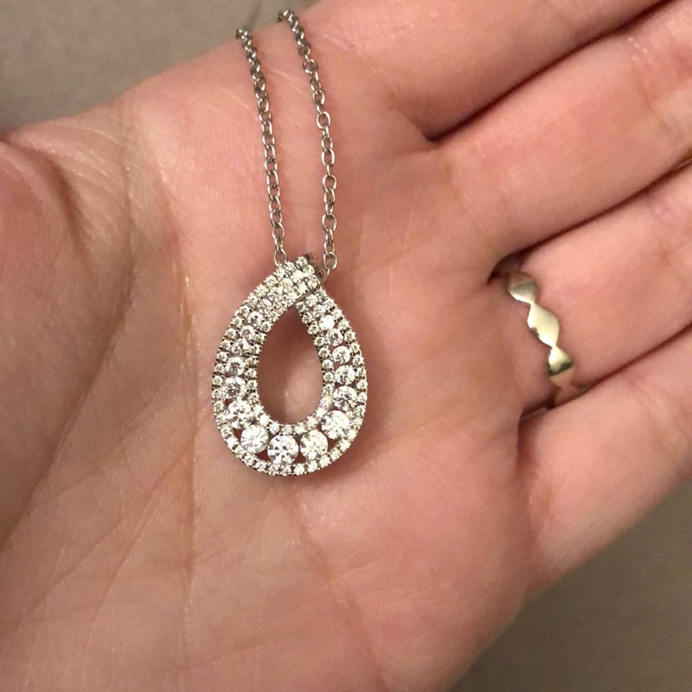 Teardrop necklace